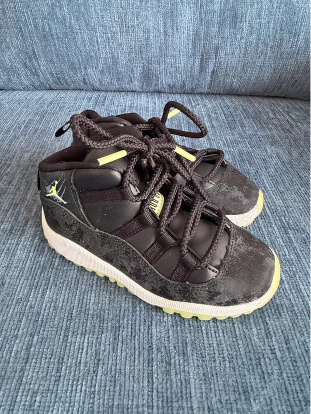 toddler-sized Air Jordan 11 Retro "Inner Beast" sneakers size 9c